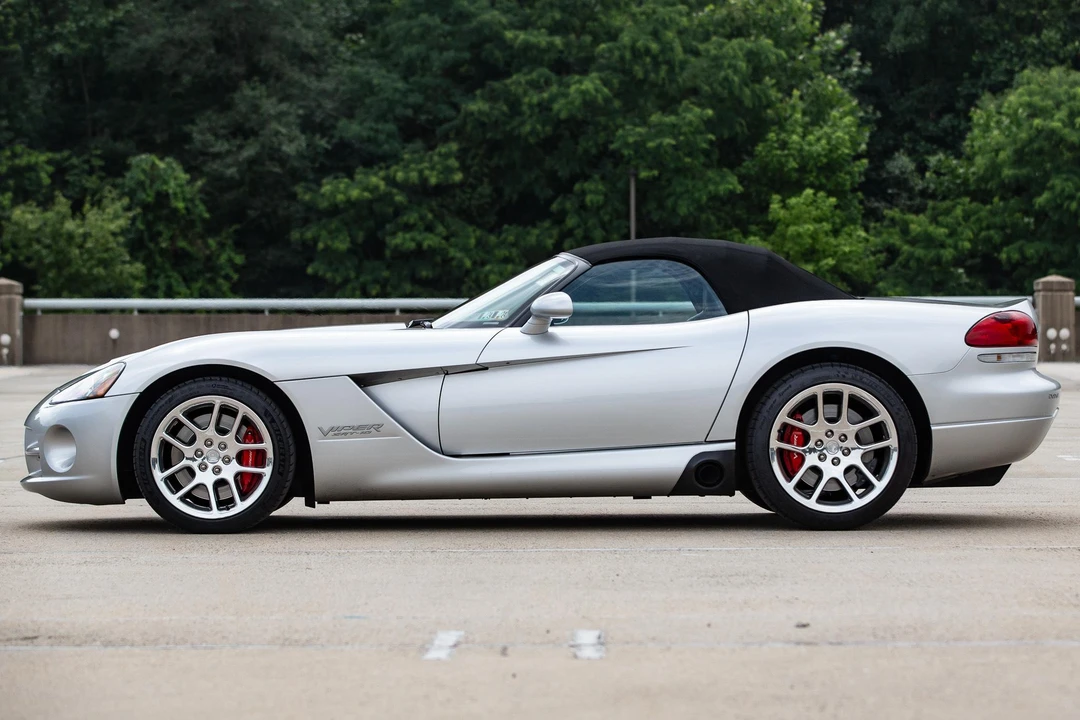2004 Dodge Viper 3rd Gen - Image 19 of 31