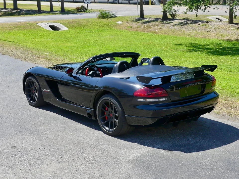 2004 Dodge Viper 4th Gen - Image 14 of 21