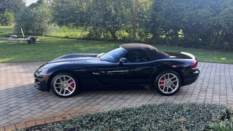 2004 Dodge Viper 3rd Gen - Image 2 of 5