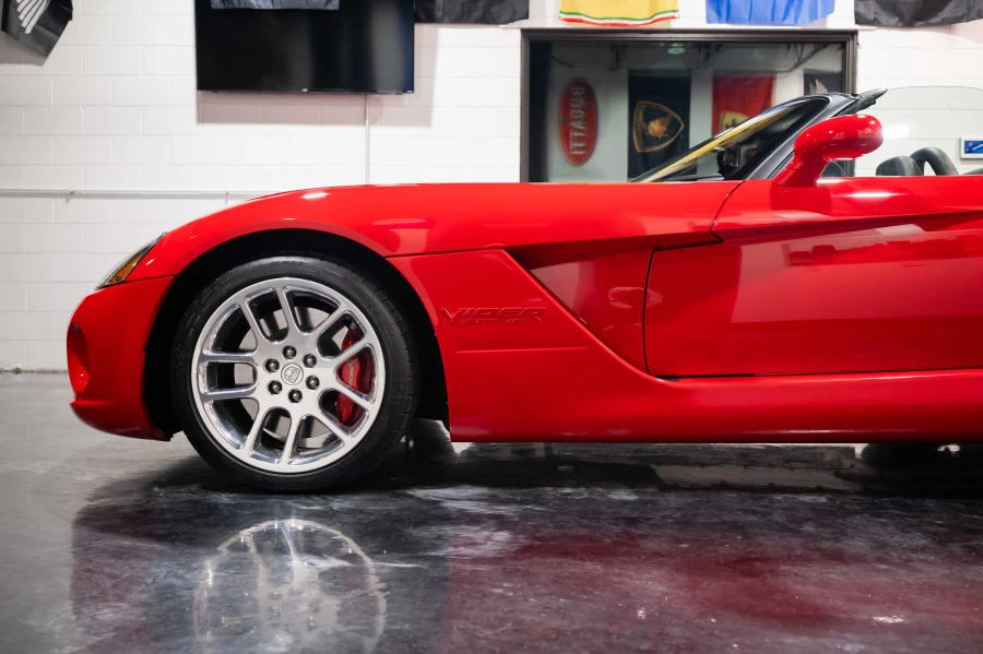 2004 Dodge Viper 3rd Gen - Image 18 of 31