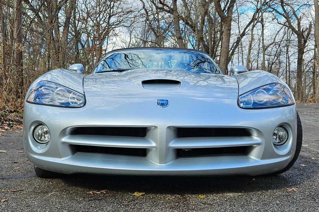2004 Dodge Viper 3rd Gen - Image 2 of 31
