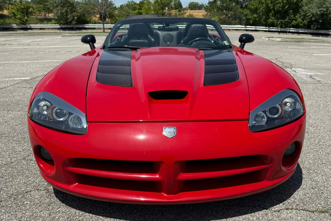 2004 Dodge Viper 3rd Gen - Image 2 of 31