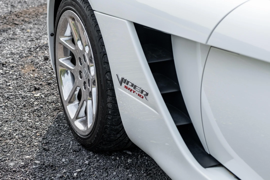 2004 Dodge Viper 3rd Gen - Image 20 of 31