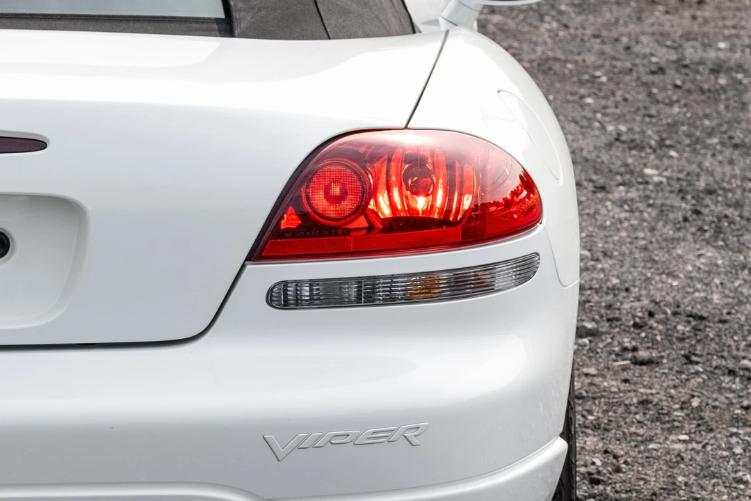 2004 Dodge Viper 3rd Gen - Image 18 of 31