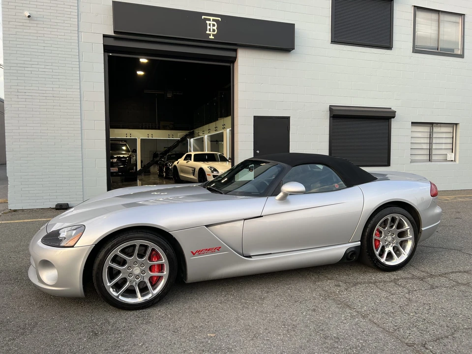 2004 Dodge Viper 3rd Gen - Image 16 of 31