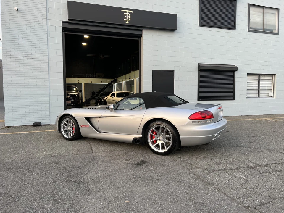 2004 Dodge Viper 3rd Gen - Image 17 of 31