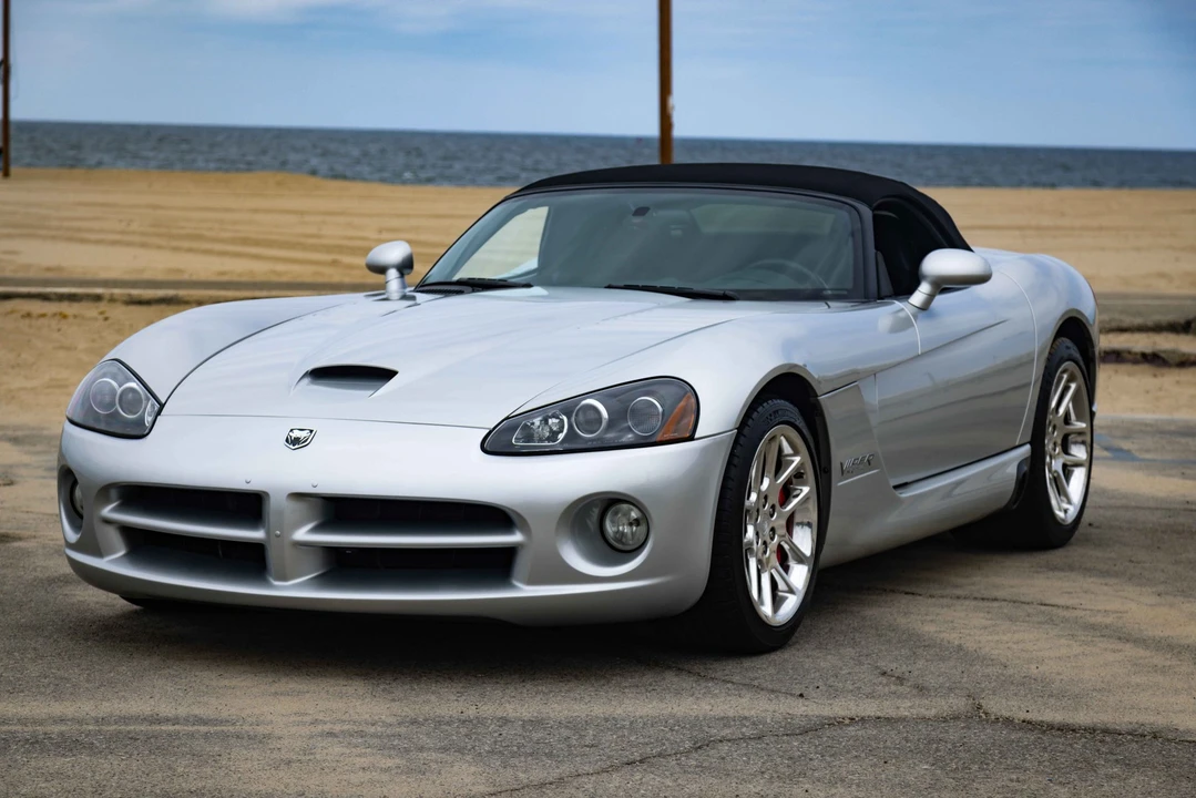 2004 Dodge Viper 3rd Gen - Image 2 of 31