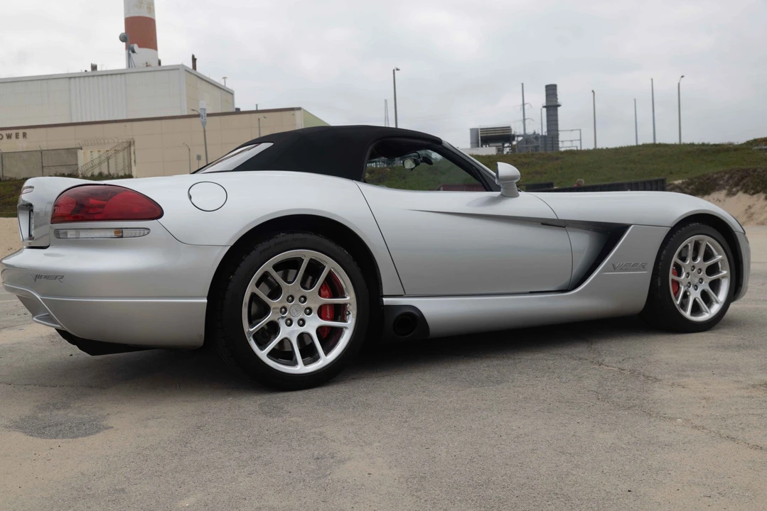 2004 Dodge Viper 3rd Gen - Image 9 of 31