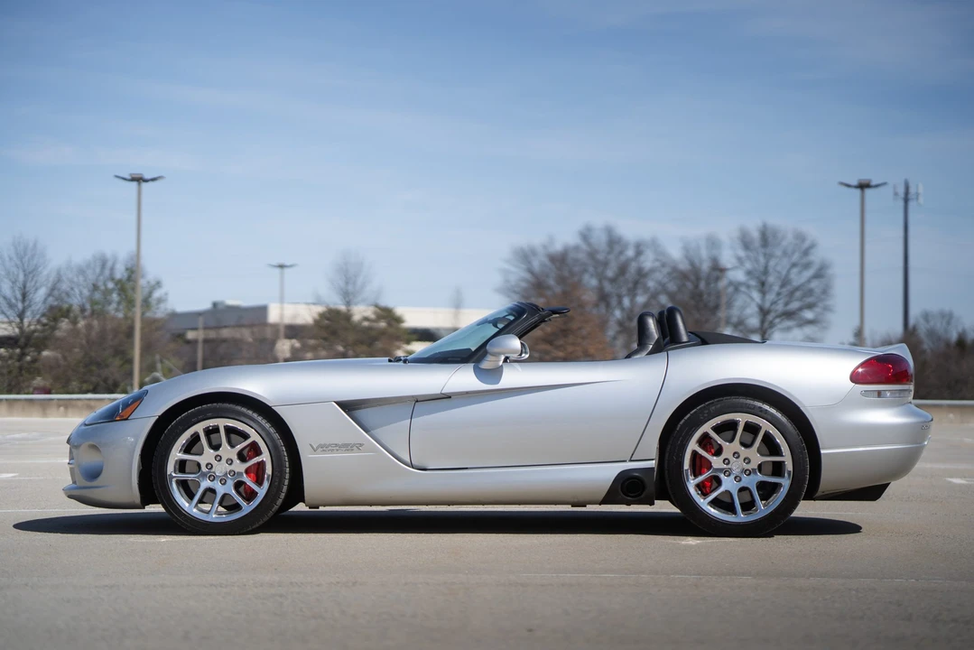 2004 Dodge Viper 3rd Gen - Image 17 of 31