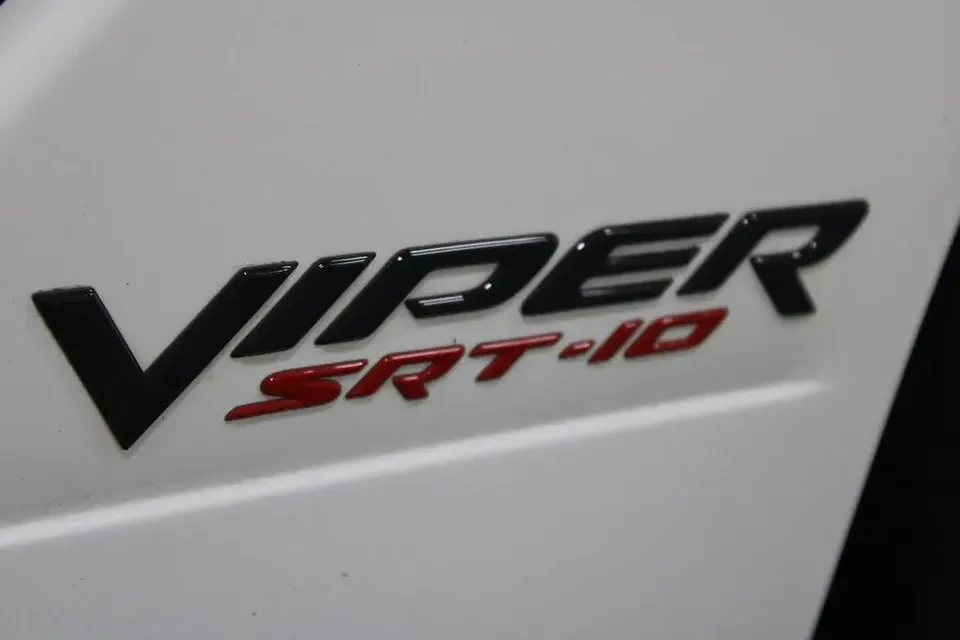 2004 Dodge Viper 3rd Gen - Image 9 of 20