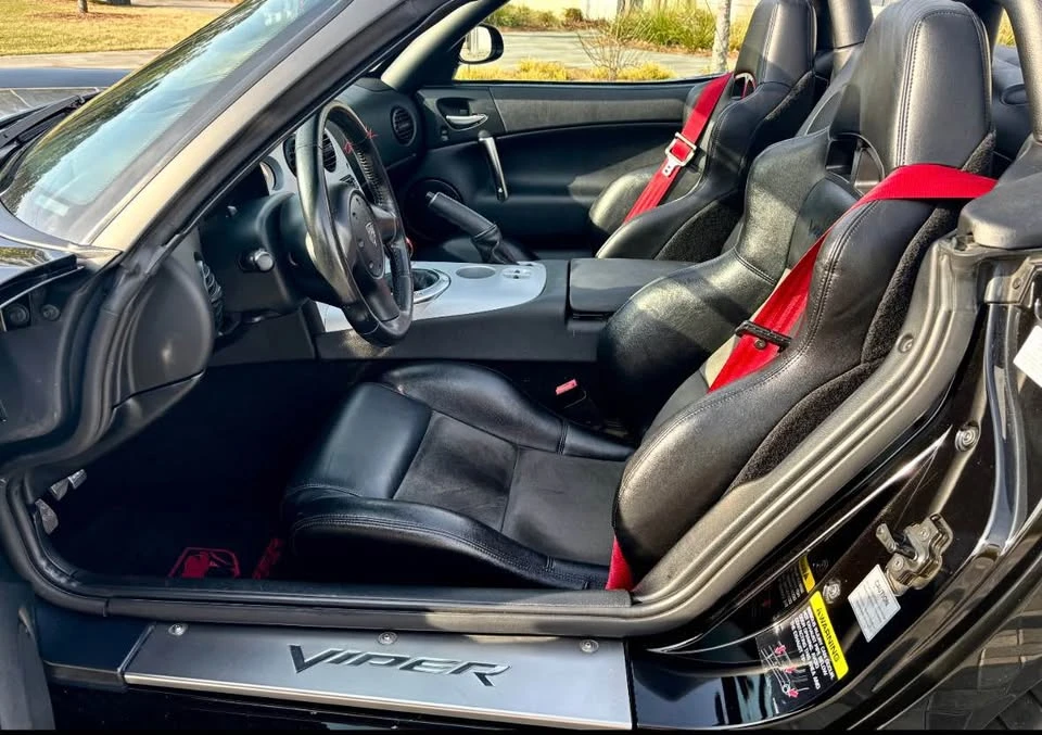 2004 Dodge Viper 3rd Gen - Image 5 of 15