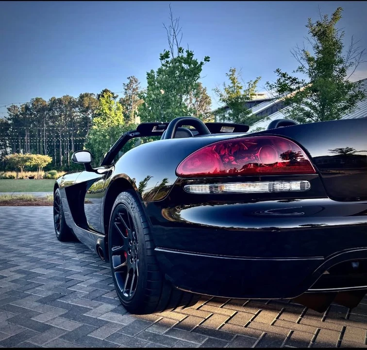 2004 Dodge Viper 3rd Gen - Image 2 of 15