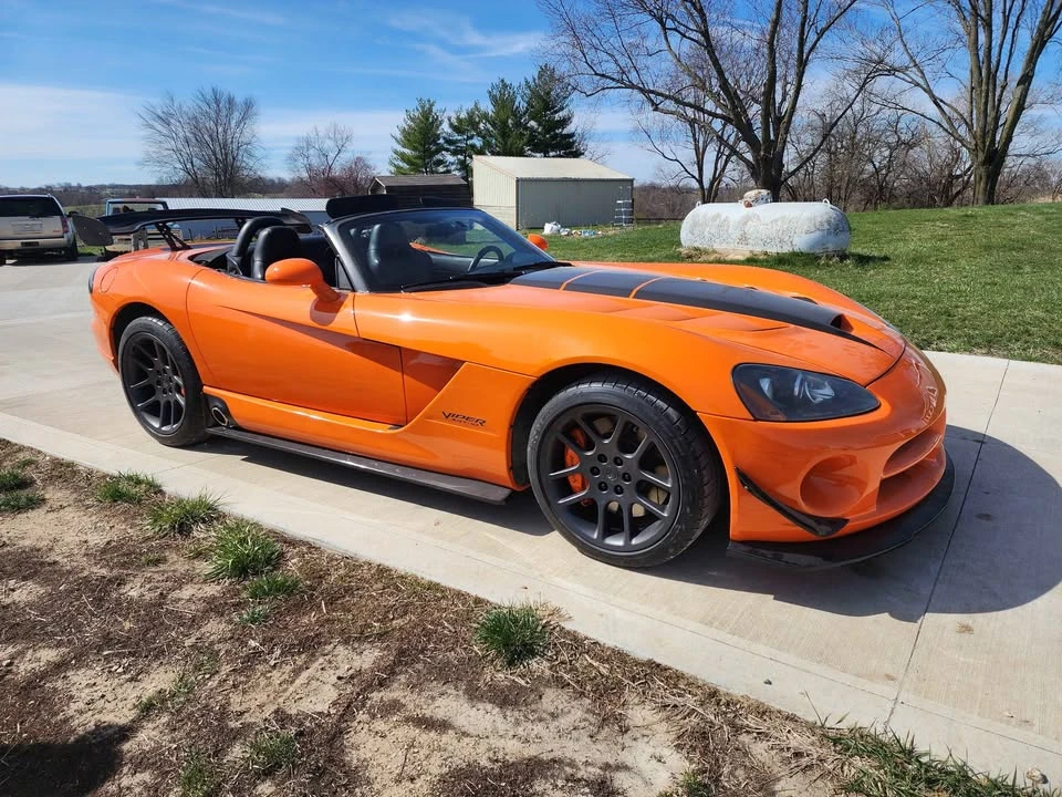 2004 Dodge Viper 3rd Gen - Image 2 of 7