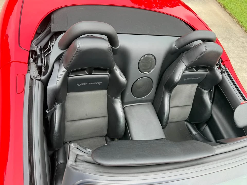 2004 Dodge Viper 3rd Gen - Image 9 of 17