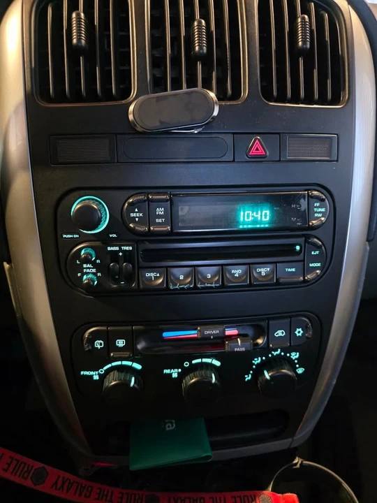 2004 Dodge Caravan - Image 4 of 13
