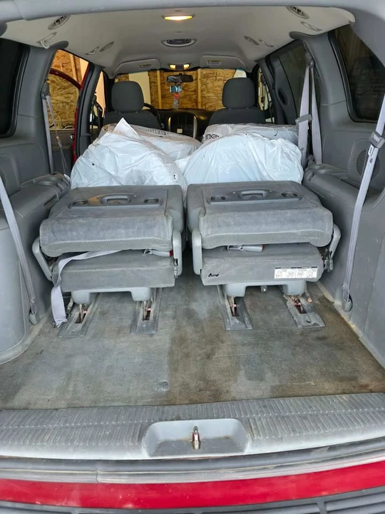 2004 Dodge Caravan - Image 8 of 13