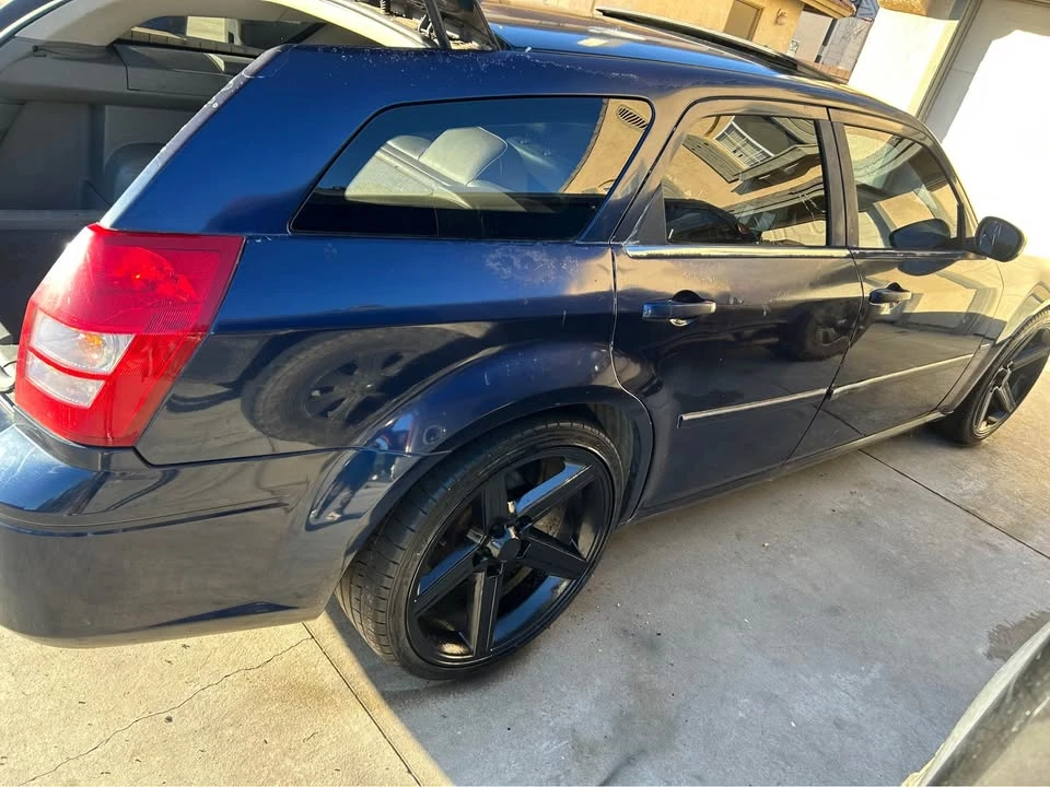 2004 Dodge Magnum 2nd Gen Wagon - Image 4 of 4