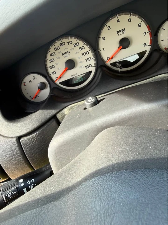 2004 Dodge Neon - Image 10 of 10