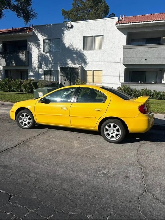 2004 Dodge Neon - Image 2 of 10