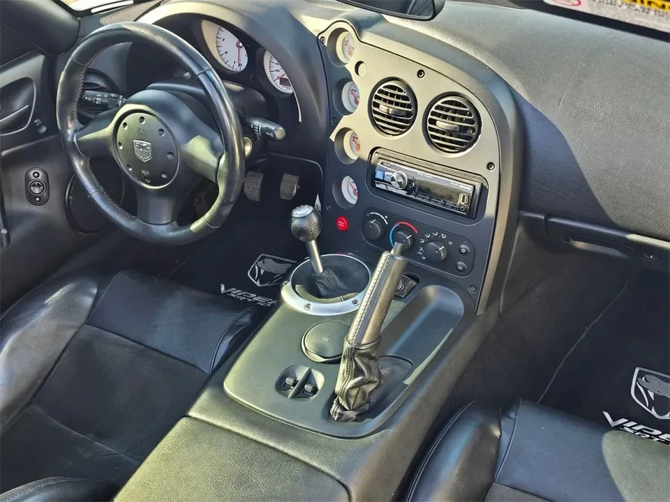 2004 Dodge Viper 3rd Gen - Image 13 of 19
