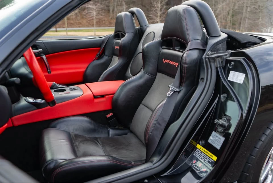 2004 Dodge Viper 3rd Gen - Image 9 of 13