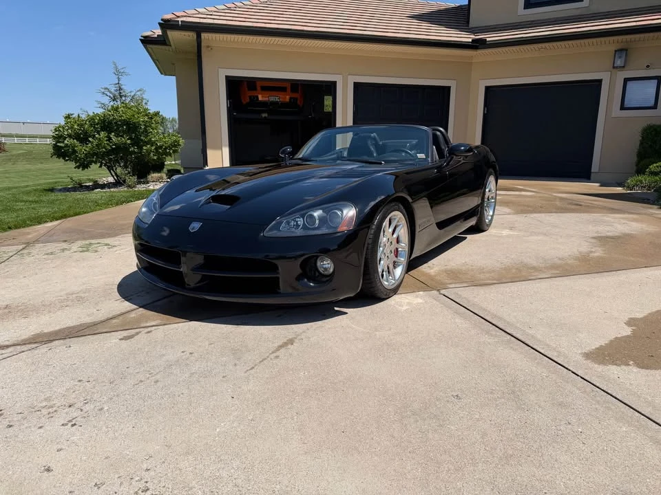2004 Dodge Viper 3rd Gen - Image 2 of 14