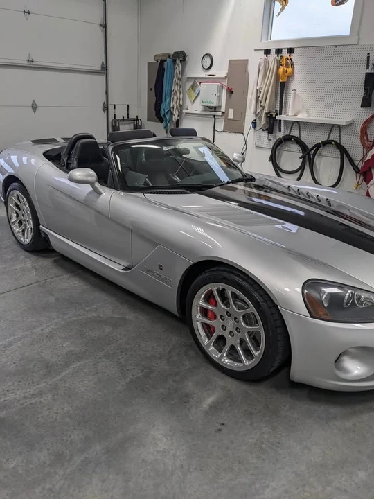 2004 Dodge Viper 4th Gen - Image 2 of 5