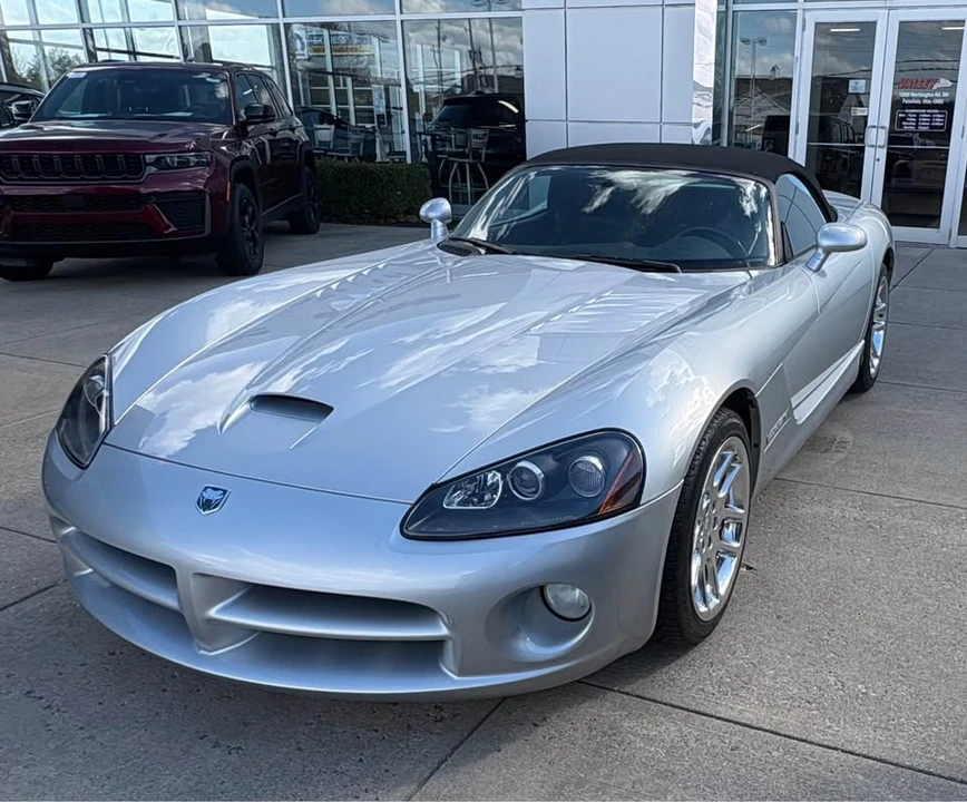 2004 Dodge Viper 3rd Gen - Image 2 of 14