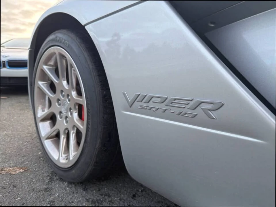 2004 Dodge Viper 3rd Gen - Image 2 of 19