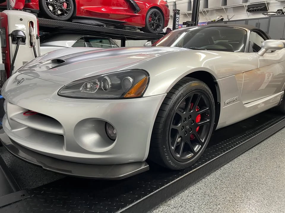 2004 Dodge Viper 3rd Gen - Image 2 of 9