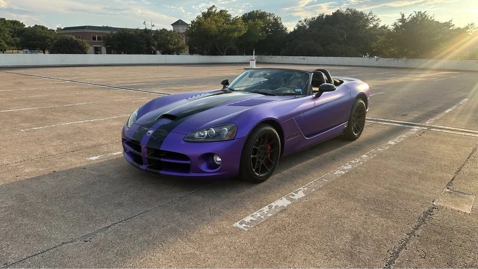 2004 Dodge Viper 3rd Gen - Image 2 of 13