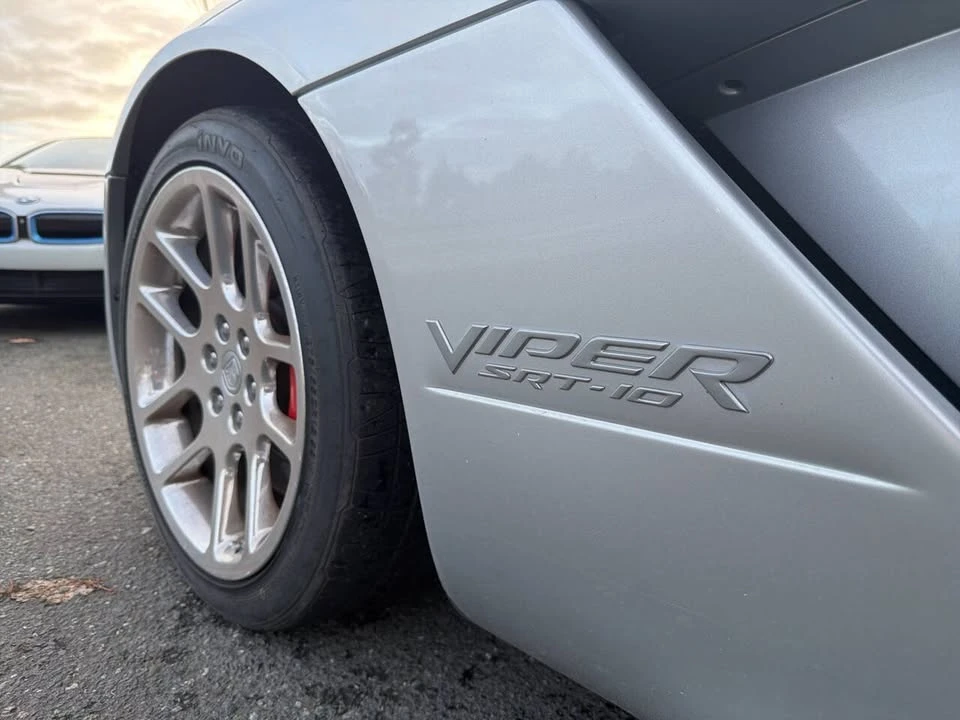 2004 Dodge Viper 3rd Gen - Image 2 of 11