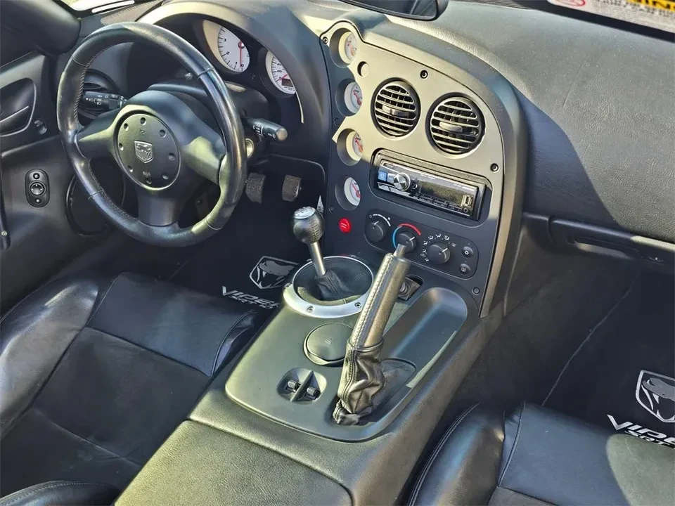 2004 Dodge Viper 4th Gen - Image 2 of 15