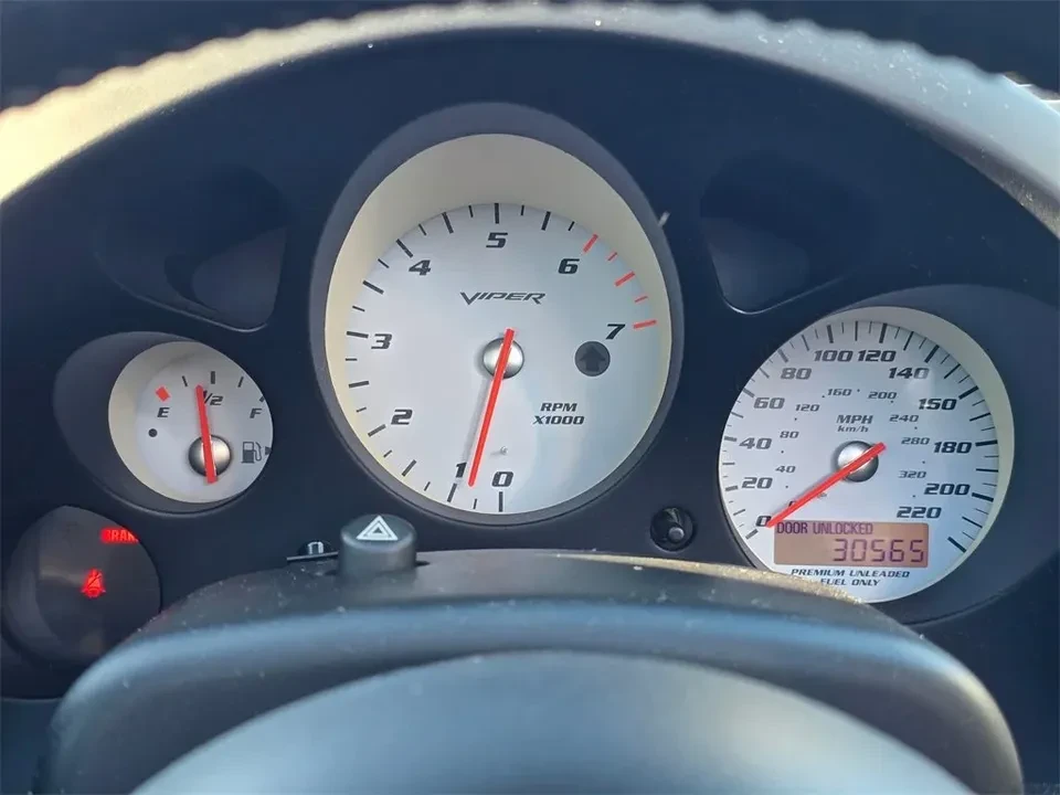 2004 Dodge Viper 4th Gen - Image 14 of 15