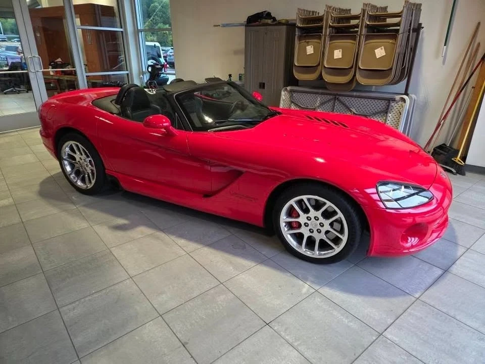2004 Dodge Viper 3rd Gen - Image 2 of 16