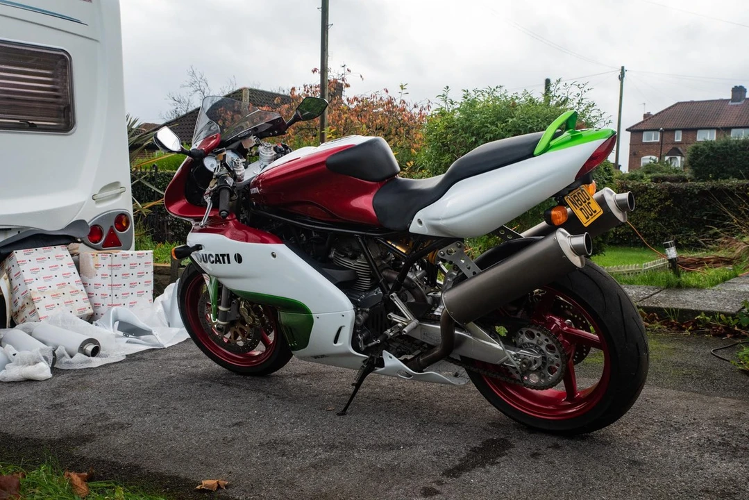 2004 Ducati 750 & 800 & 900 & 1000 - Image 2 of 30