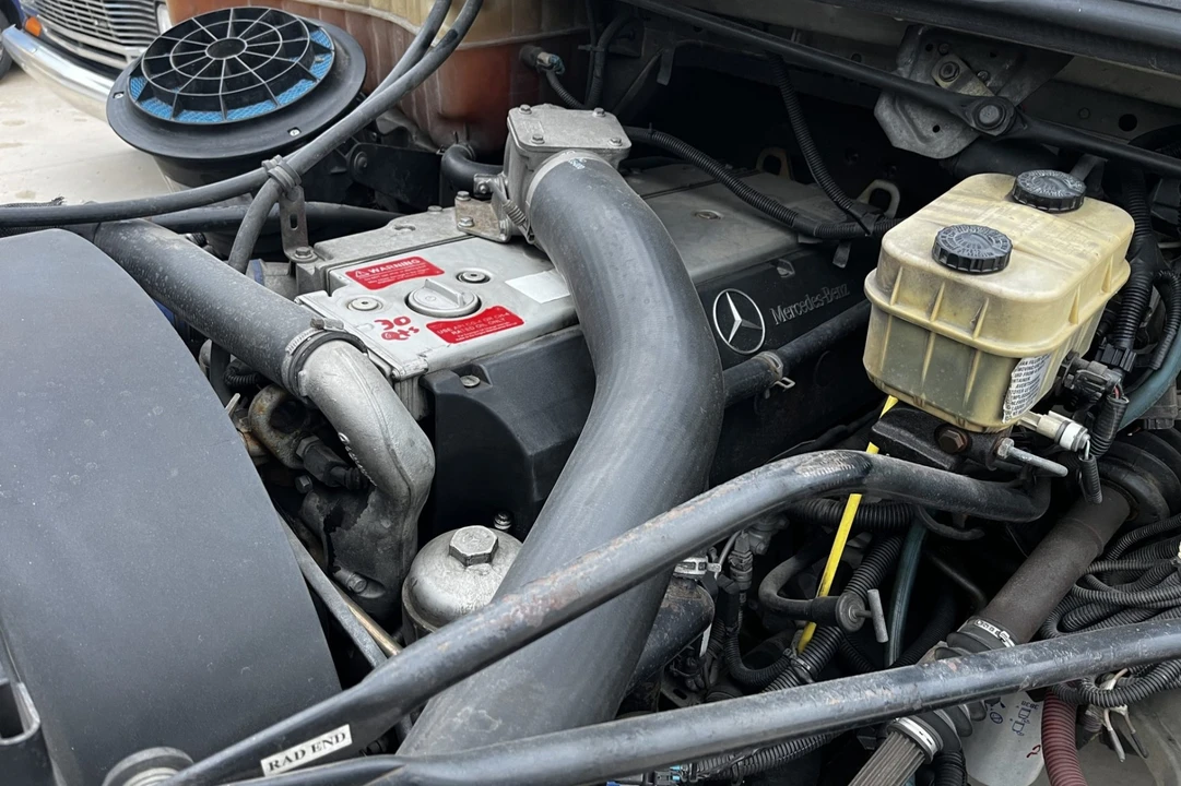 2004 Freightliner - Image 7 of 7