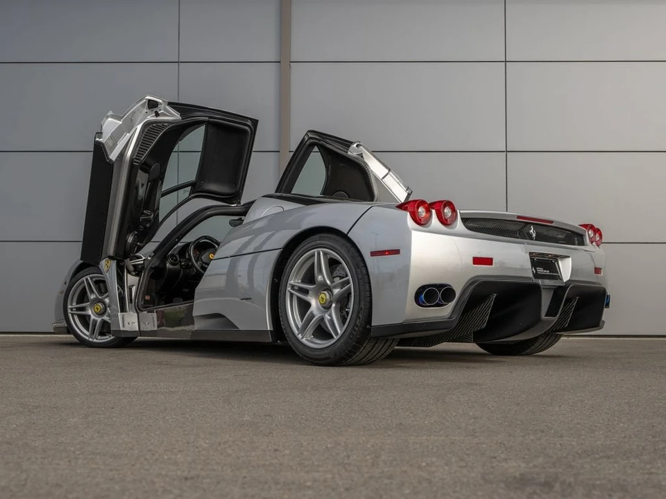 2003 Ferrari Enzo - Image 13 of 31