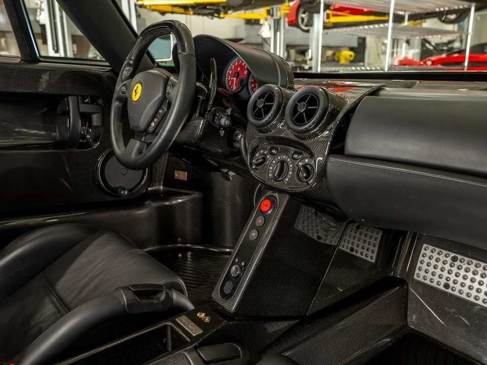 2003 Ferrari Enzo - Image 24 of 31