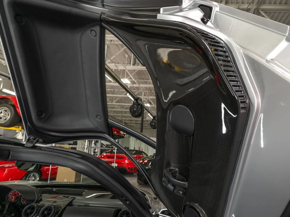2003 Ferrari Enzo - Image 26 of 31