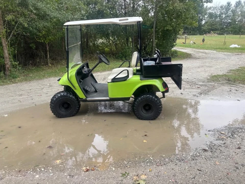 2004 Parts & Memorabilia Golf Carts - Image 3 of 7
