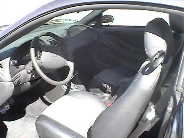 2004 Ford SN95 Mustang - Image 2 of 3