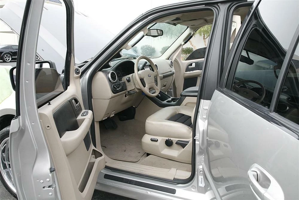 2004 Ford Expedition 2nd Gen - Image 4 of 5