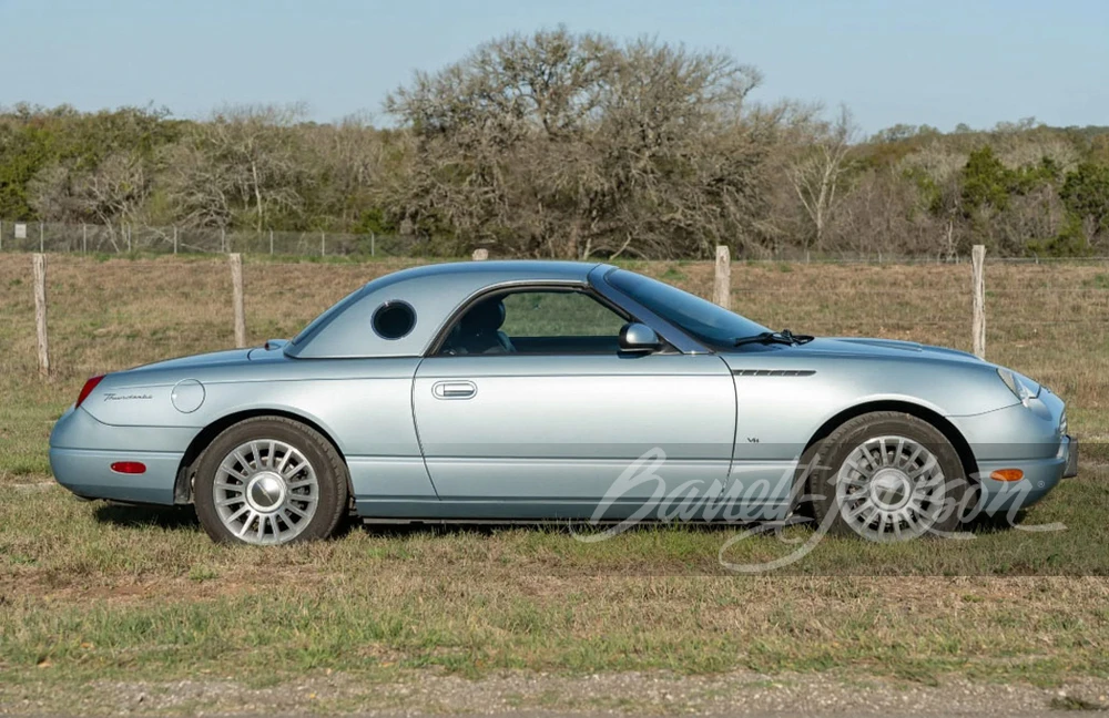 2004 Ford Thunderbird 11th Gen - Image 2 of 12