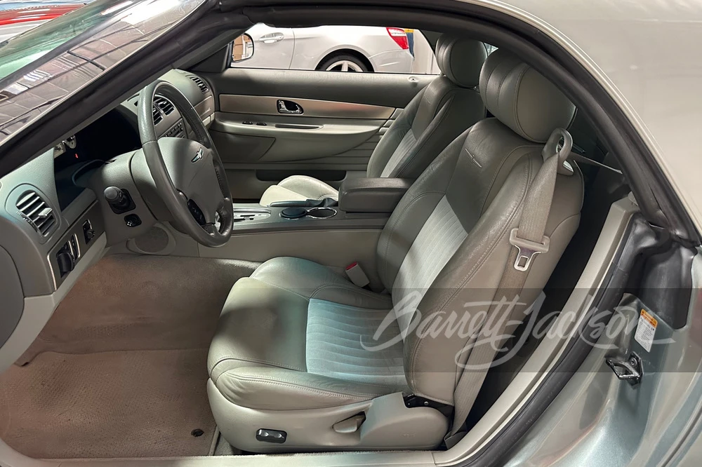 2004 Ford Thunderbird 11th Gen - Image 3 of 10