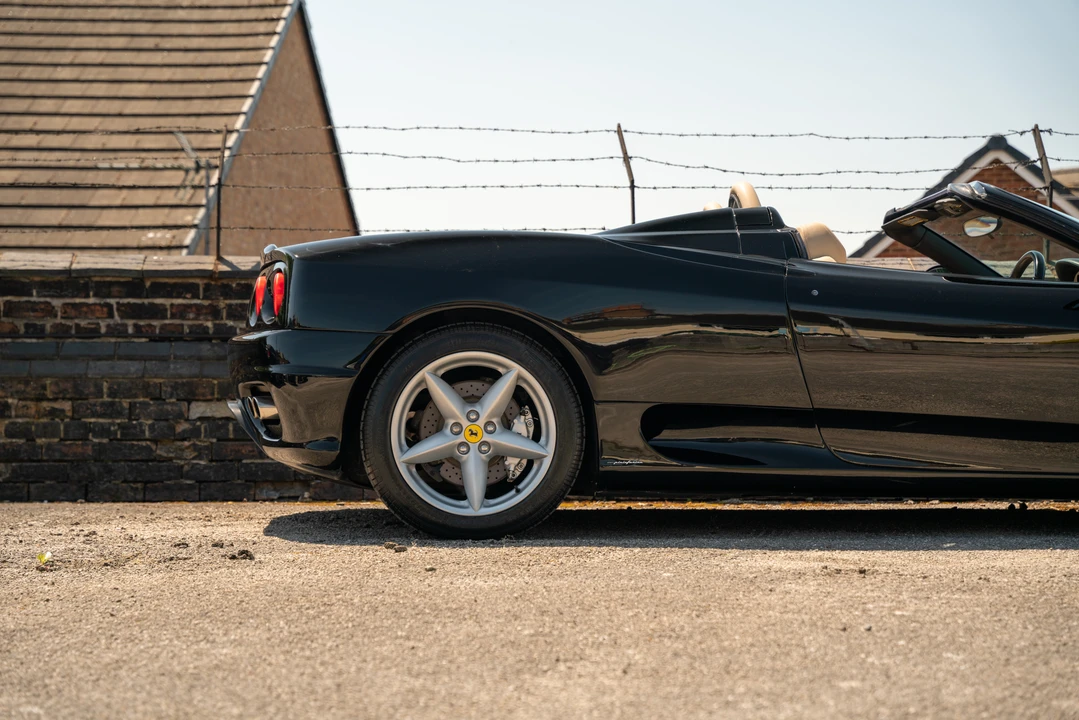 2004 Ferrari 360 Spider - Image 25 of 31