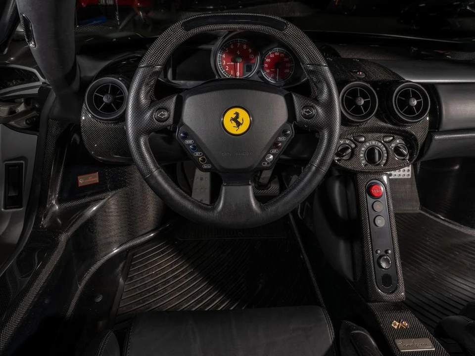 2004 Ferrari Enzo - Image 17 of 31