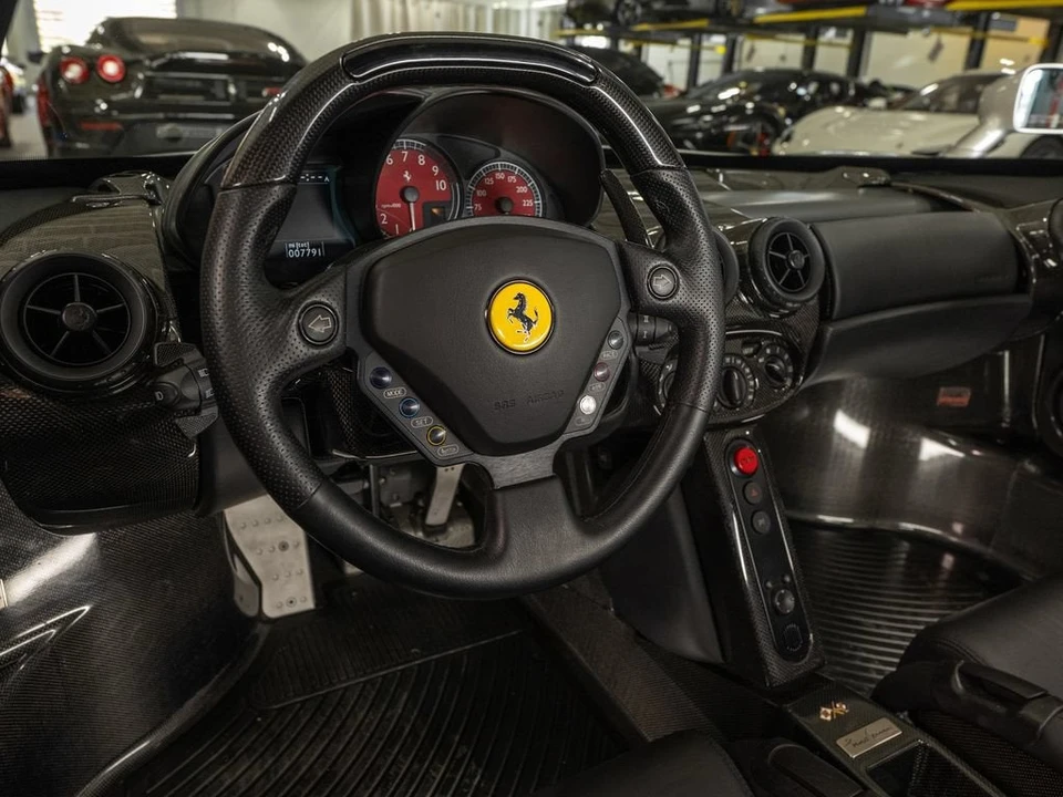 2004 Ferrari Enzo - Image 30 of 31