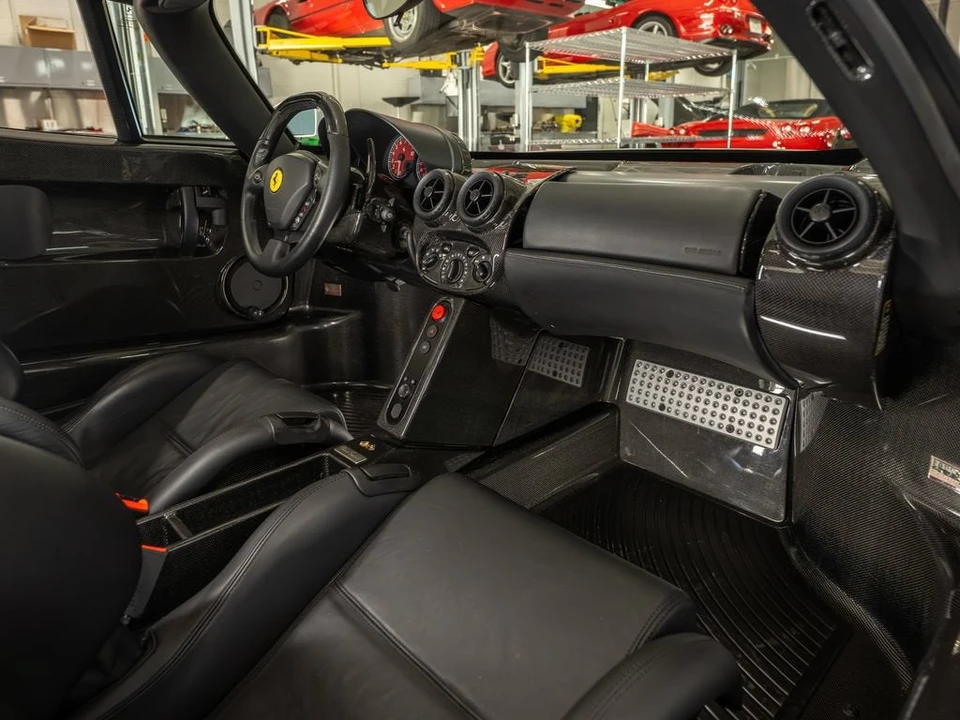 2004 Ferrari Enzo - Image 25 of 31