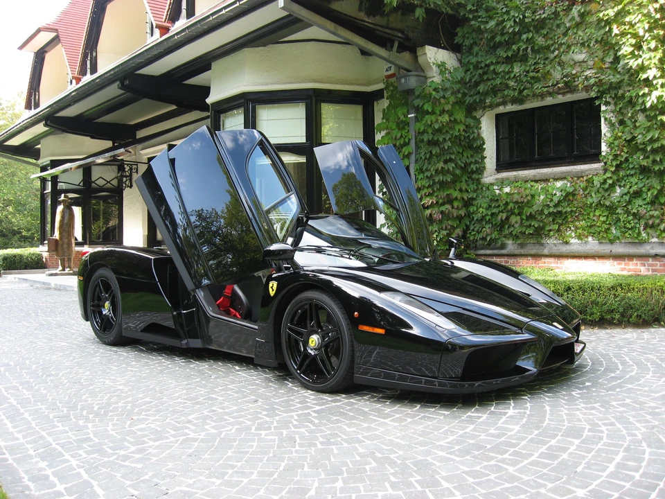 2004 Ferrari Enzo - Image 3 of 12